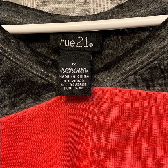 Rue21 long sleeve top - Picture 2 of 3